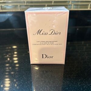 Miss Dior Comforting Body Milk with Rose Wax